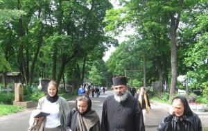 16. Fericiti, plecand de la Sf Xenia  Cimitirul Smolensk